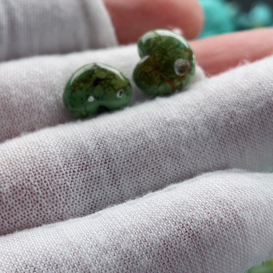 绿松石颈饰未镶嵌