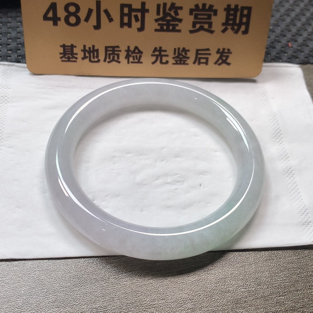 颈饰未镶嵌翡翠59圆条 瑕疵镯