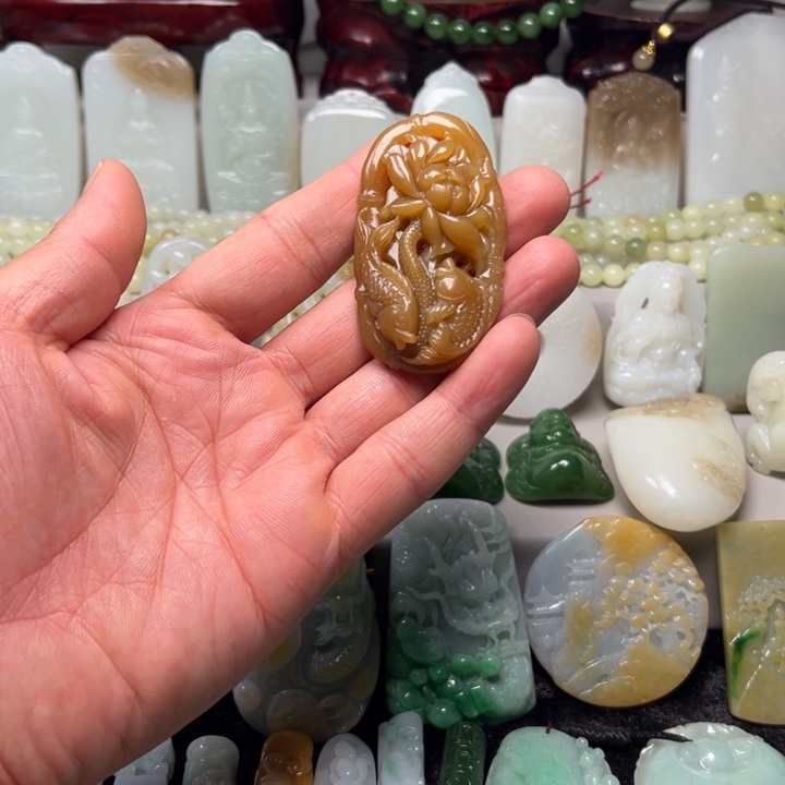 和田玉（糖玉）未镶嵌颈饰愚**虑