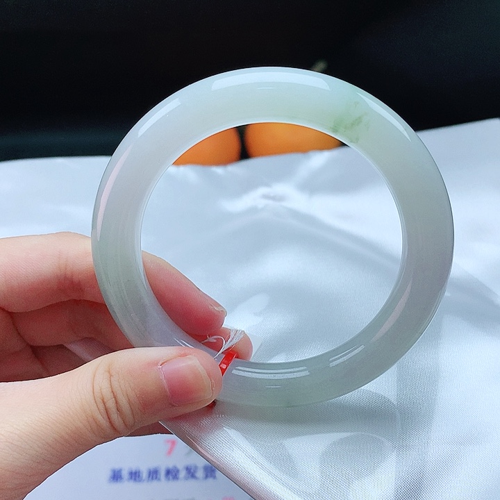 翡翠手镯未镶嵌55圈