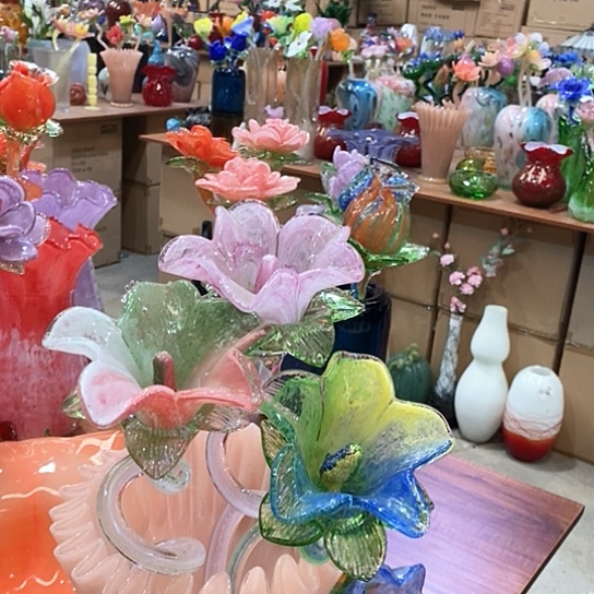 琉璃花瓶高45厘米宽9厘米