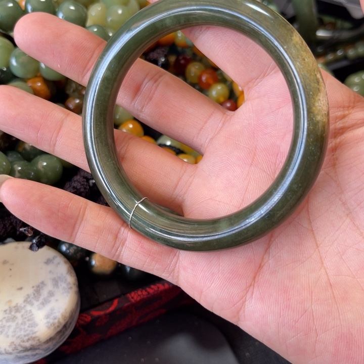 手链未镶嵌岫岩河磨玉（透闪石质玉）