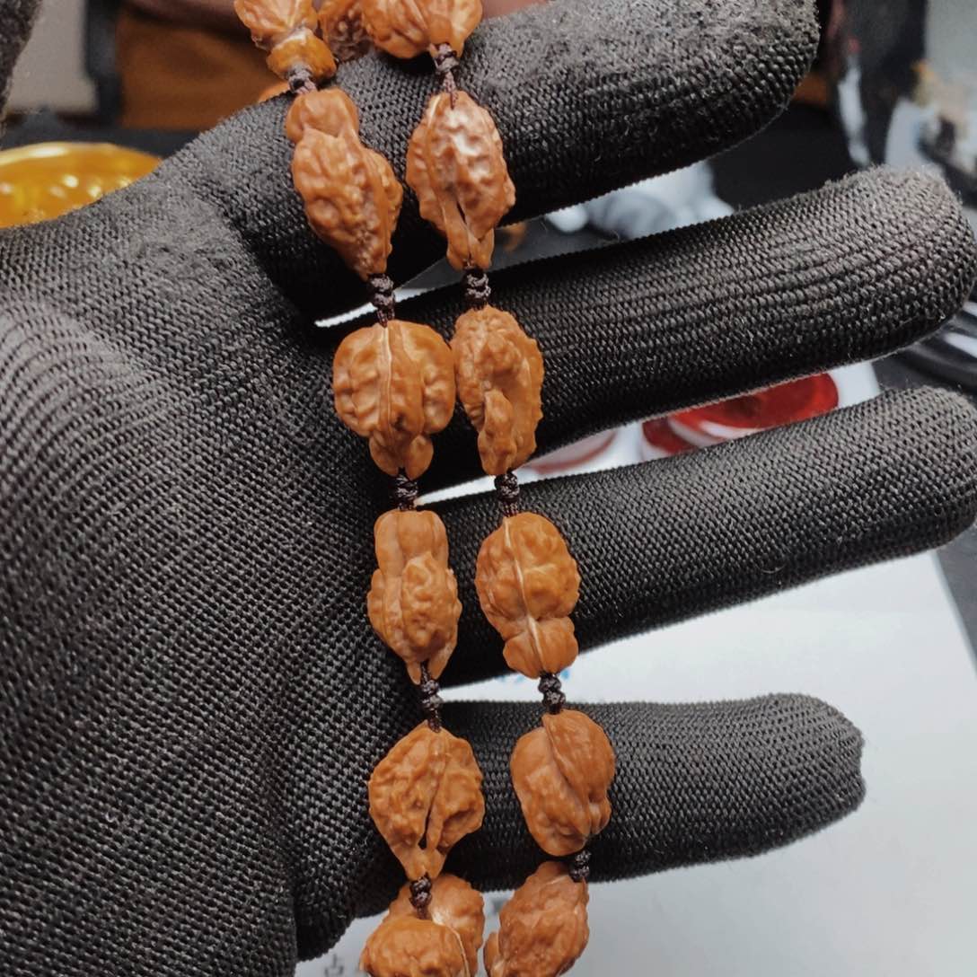 文玩核桃把件异形手串