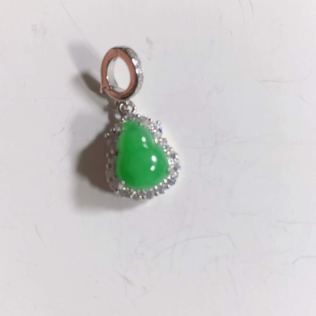 牧***洋翡翠银S925镶嵌颈饰