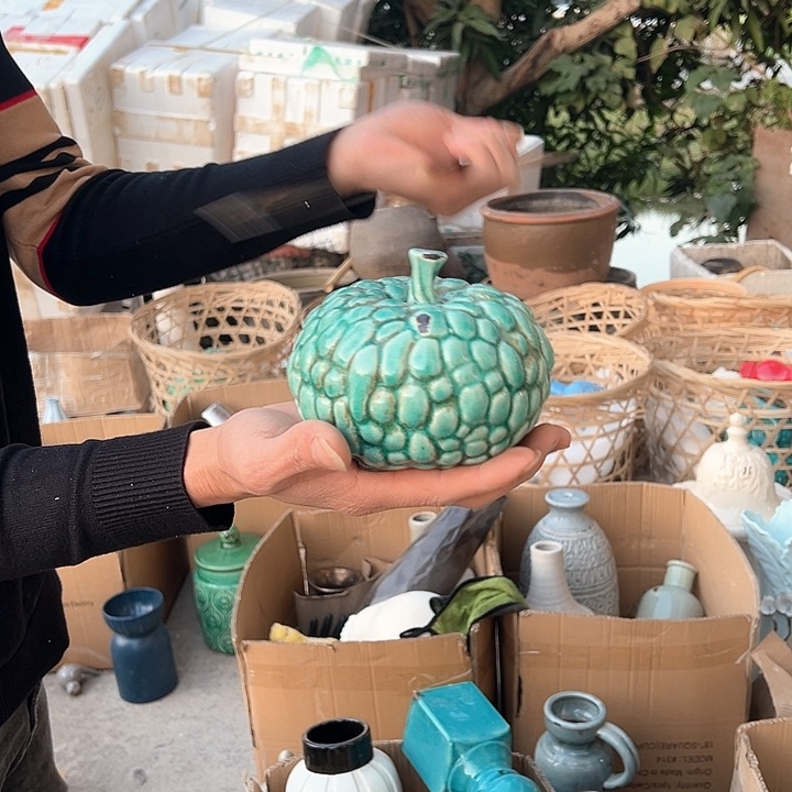 瓶高度10厘米宽度12厘米