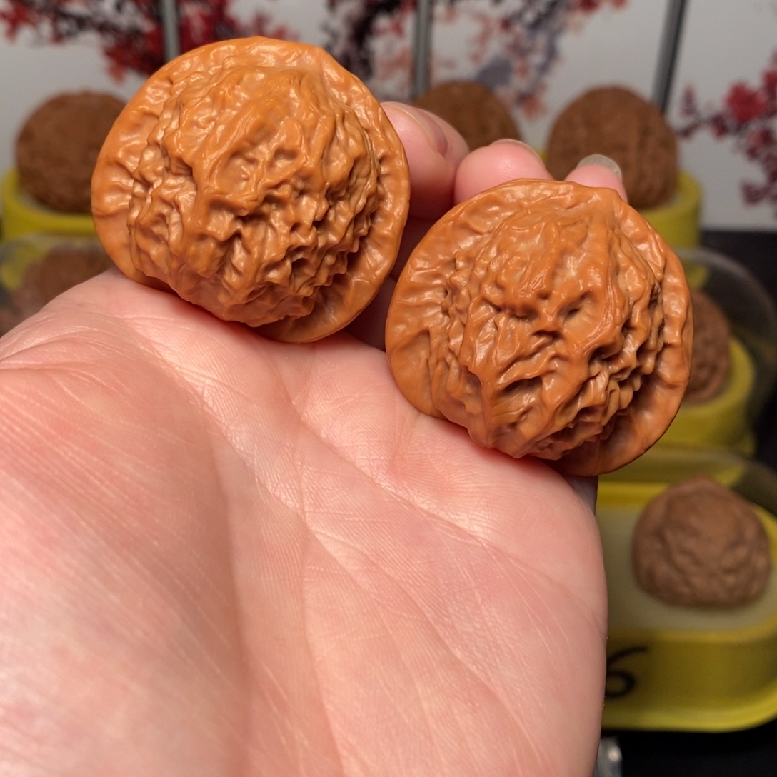 文玩核桃把件39尺瓷娃娃核桃