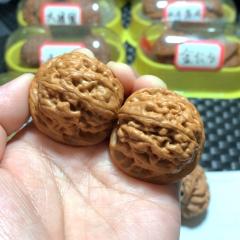 文玩核桃吊坠Z****.宸圆