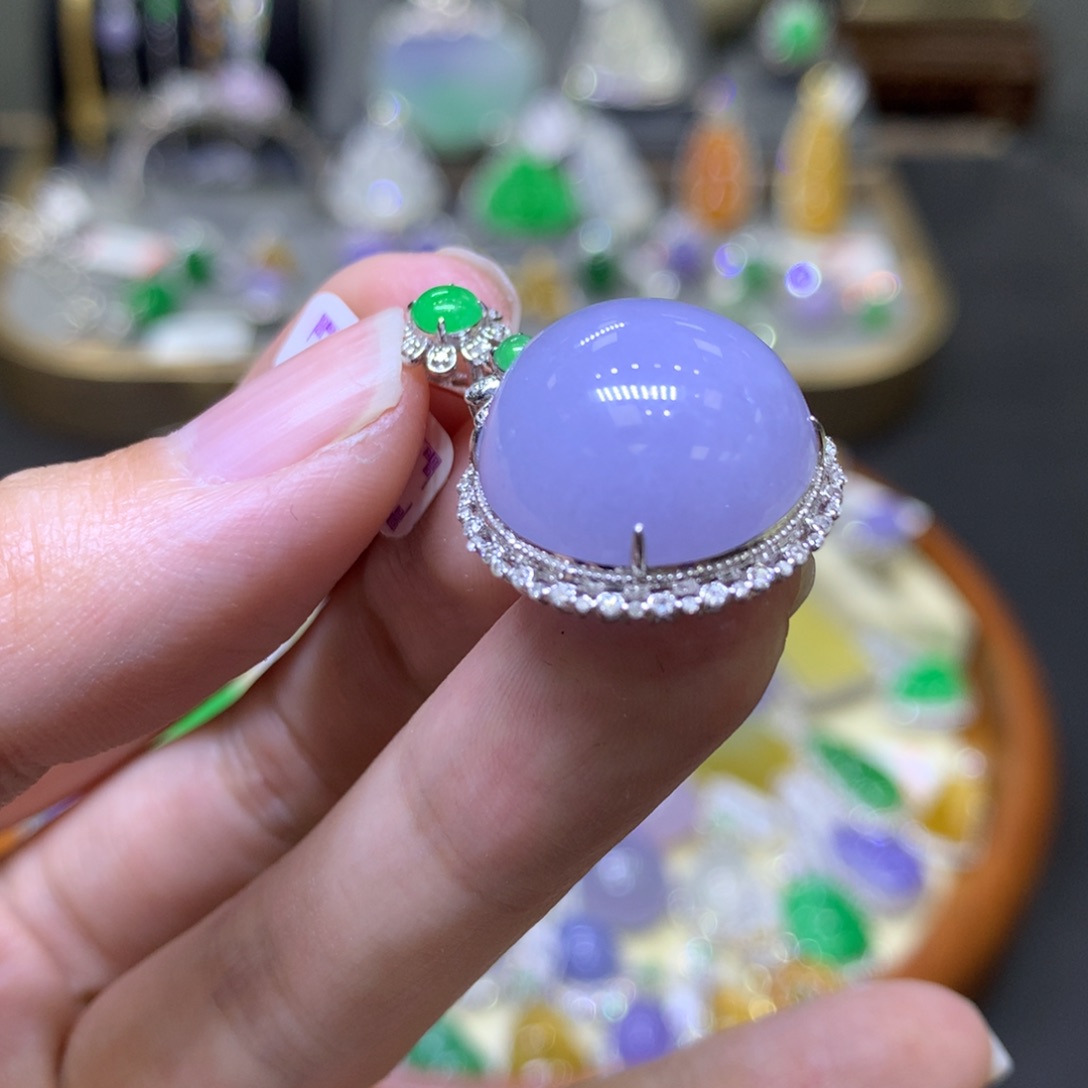 翡翠颈饰18K金镶嵌翡翠吊坠项链