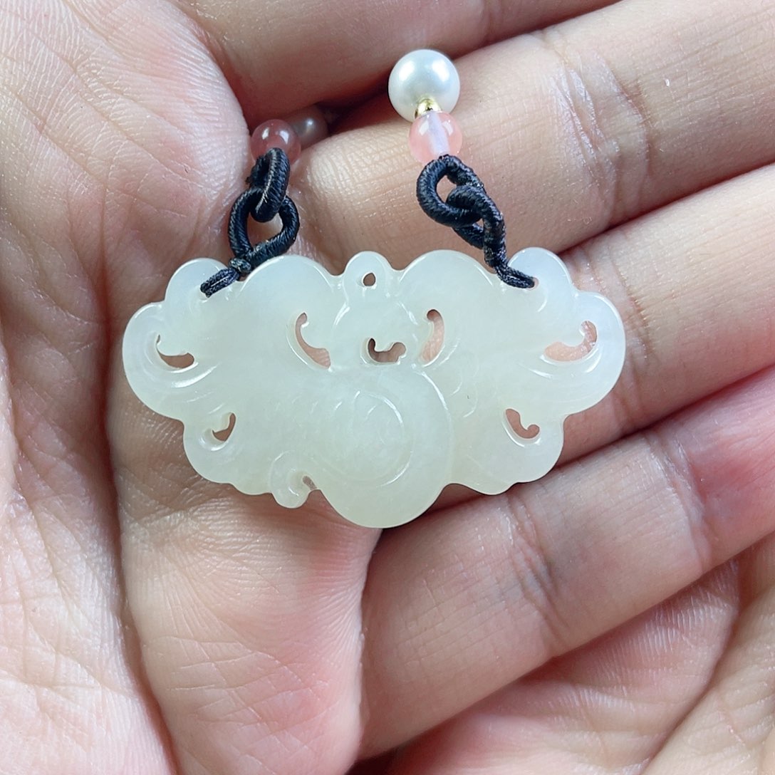 和田玉未镶嵌吊坠(赠链)