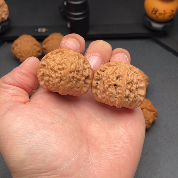 马***达把件文玩核桃白狮子41