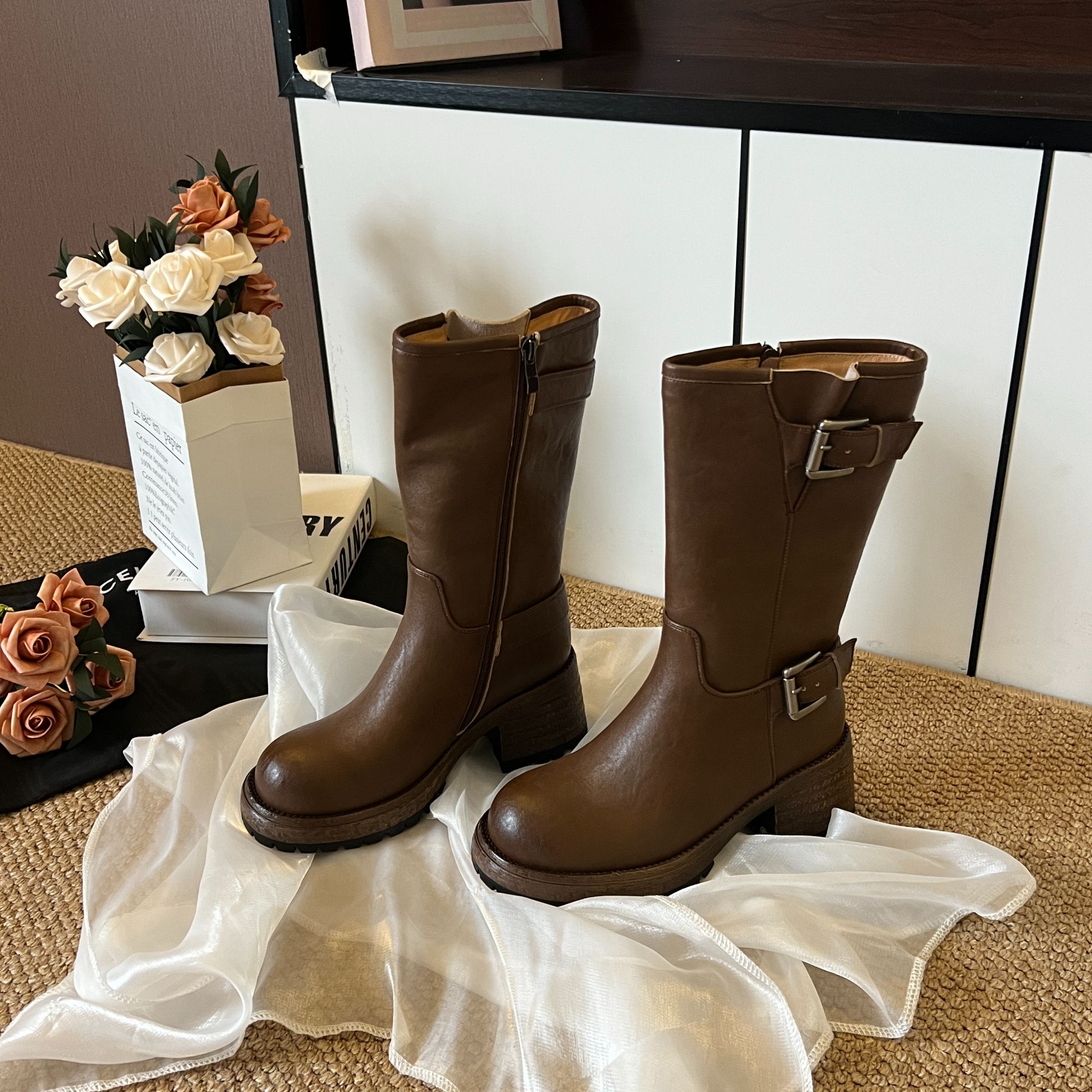 秋冬新款马丁靴女复古英伦风粗跟时装靴中筒西部牛仔靴骑士短靴子