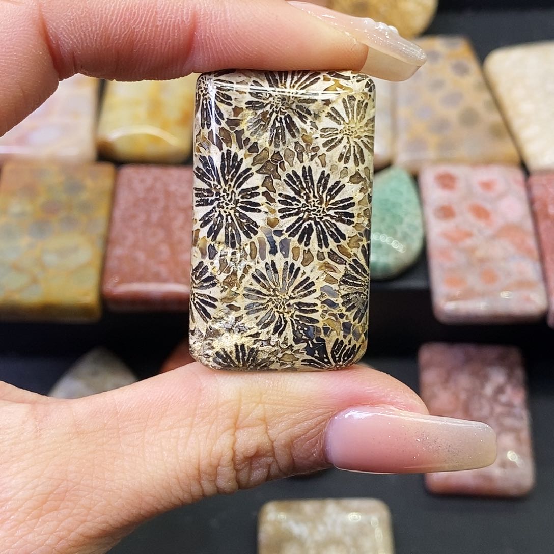 硅化玉颈饰合金柠**•