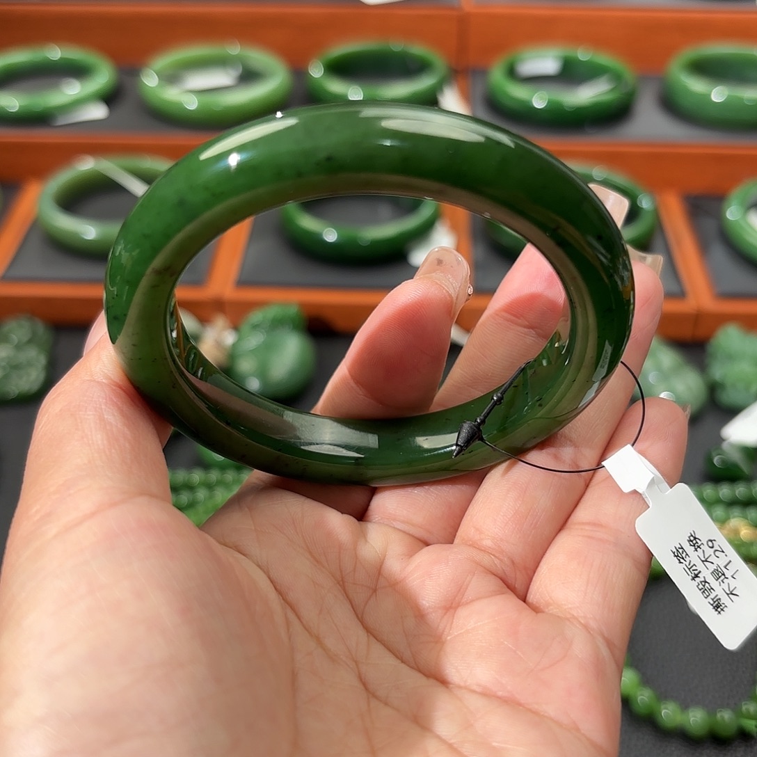和田玉未镶嵌手镯菠菜绿 59