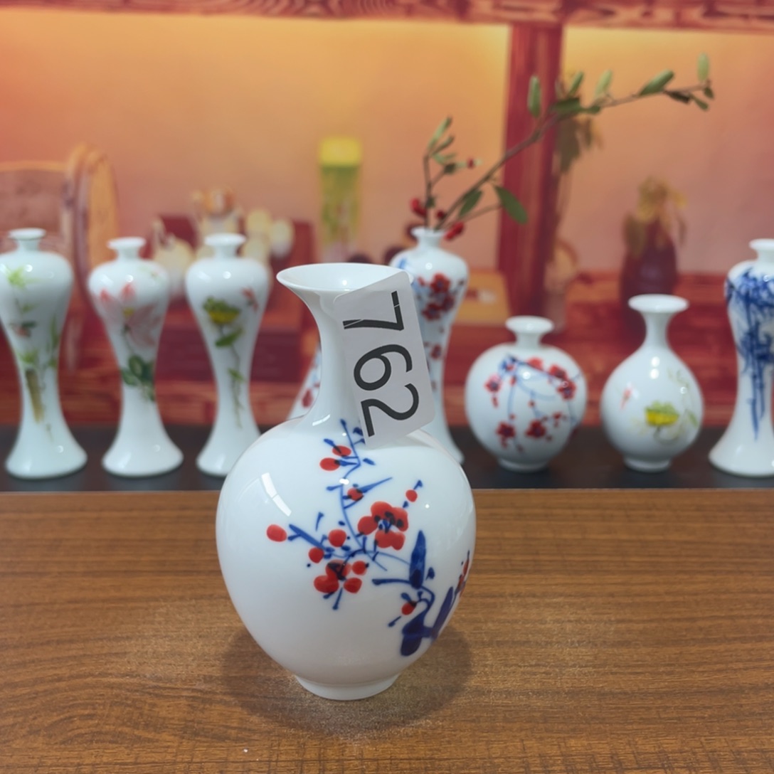 陶瓷景德镇小花瓶等着你