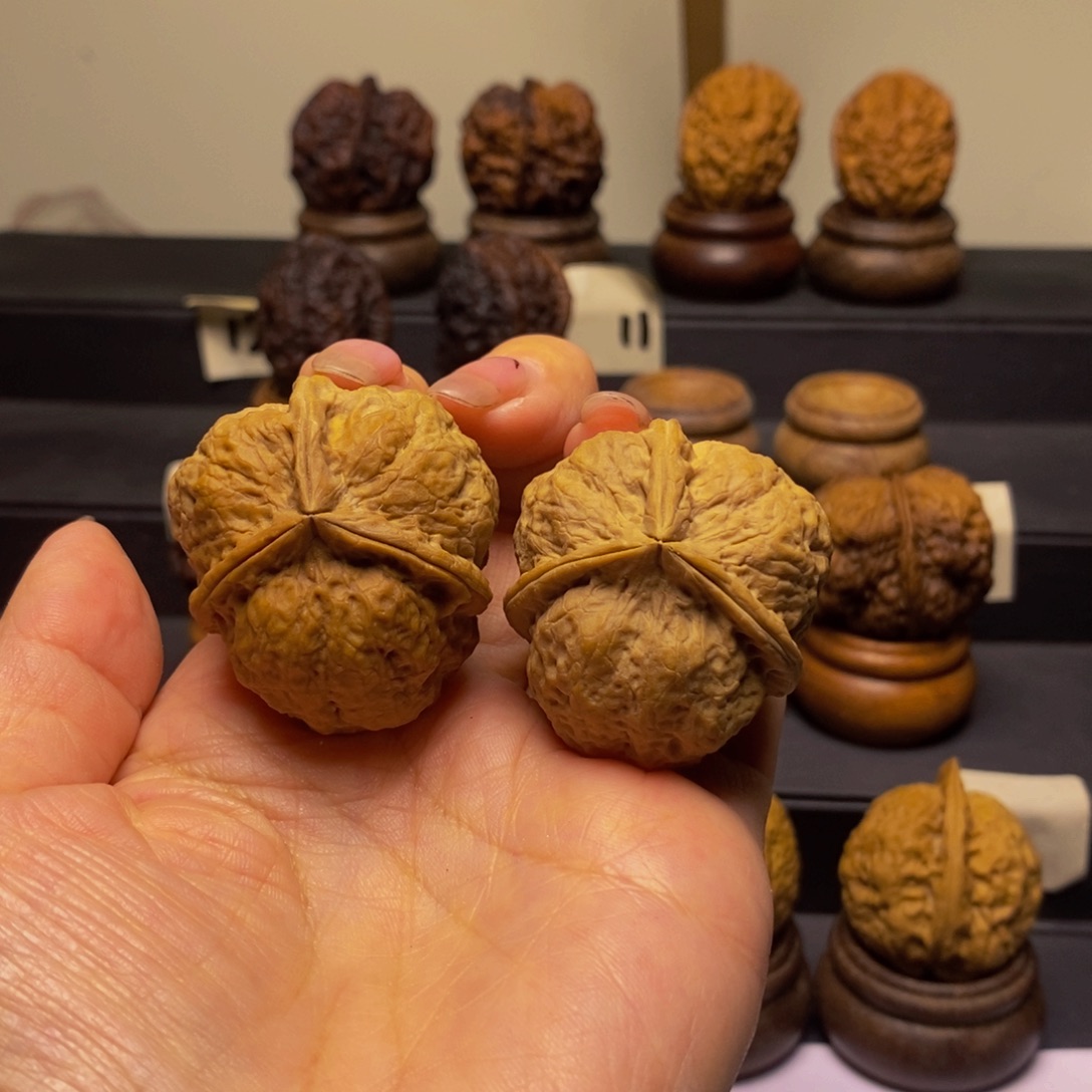 文玩核桃吊坠三棱40