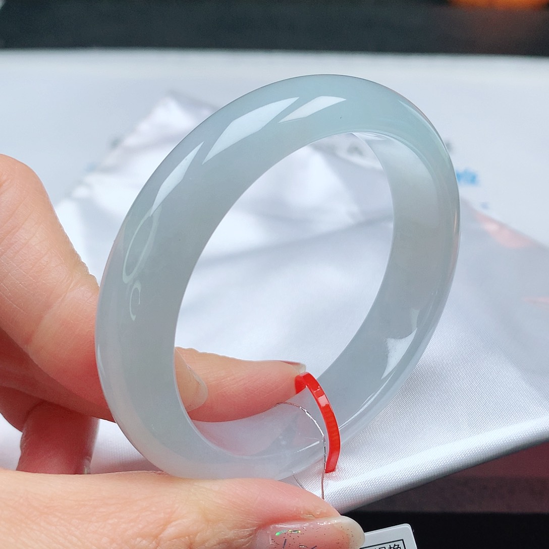 翡翠手镯（贵妃镯）未镶嵌53贵