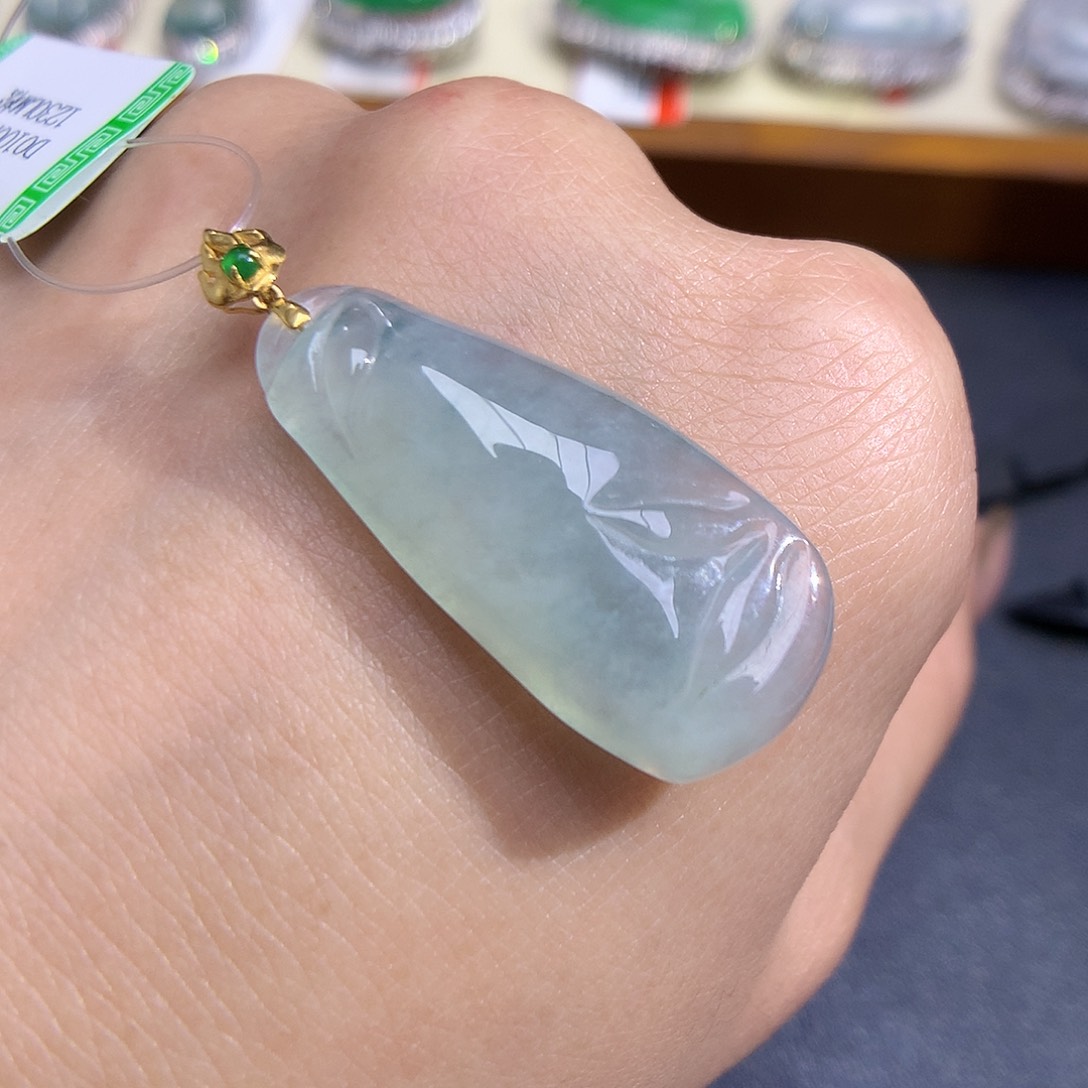 翡翠颈饰18K金镶嵌竹节