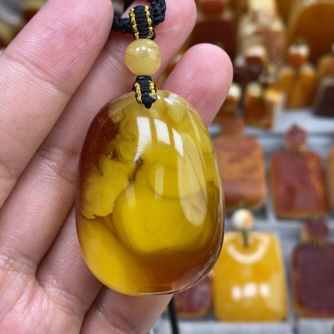 蜜蜡未镶嵌珠宝奇石