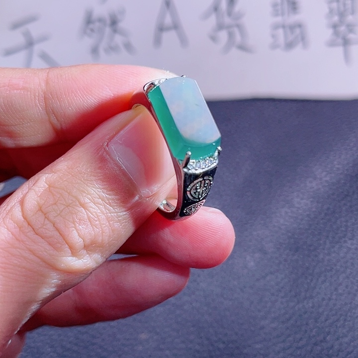 翡翠颈饰未镶嵌99999999