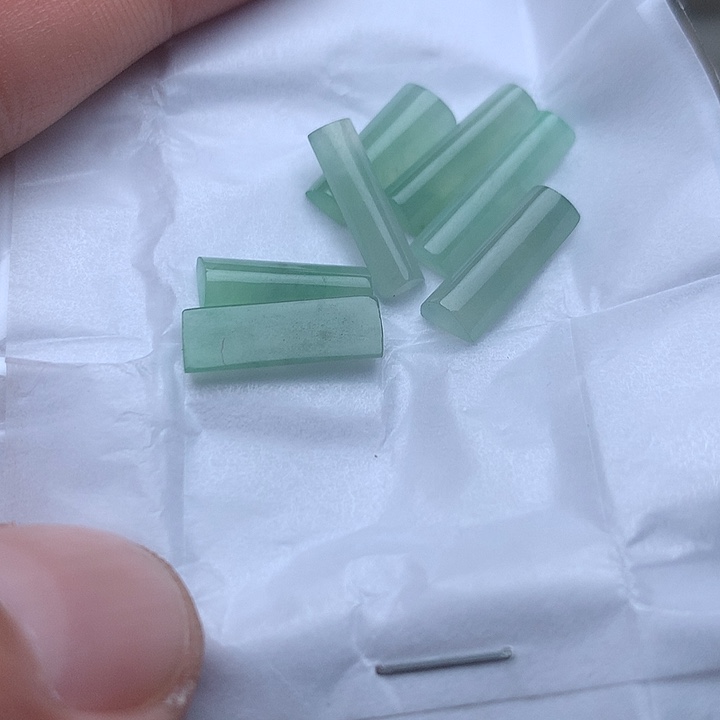 定制翡翠未镶嵌戒指