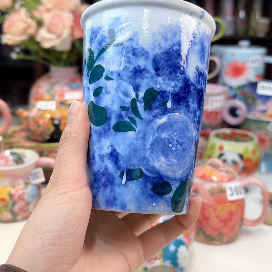 瓷片兔兔好de mo mo l l l l l l