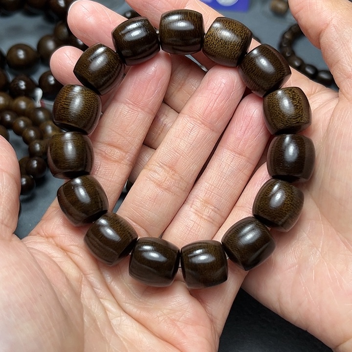 沉香手串中*.白棋玉化