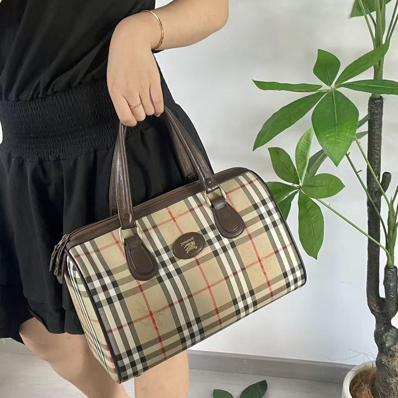 95新 BURBERRY/博柏利 巴宝莉战马纹枕头包/95新