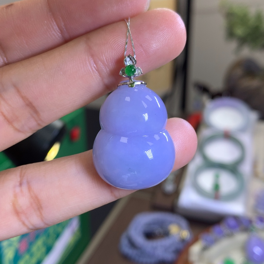 翡翠颈饰18K金镶嵌翡翠