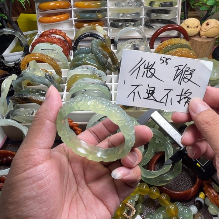未镶嵌蛇纹石玉手镯
