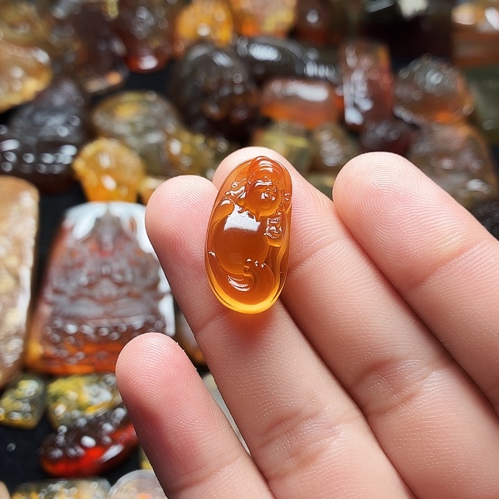 琥珀未镶嵌裸石86