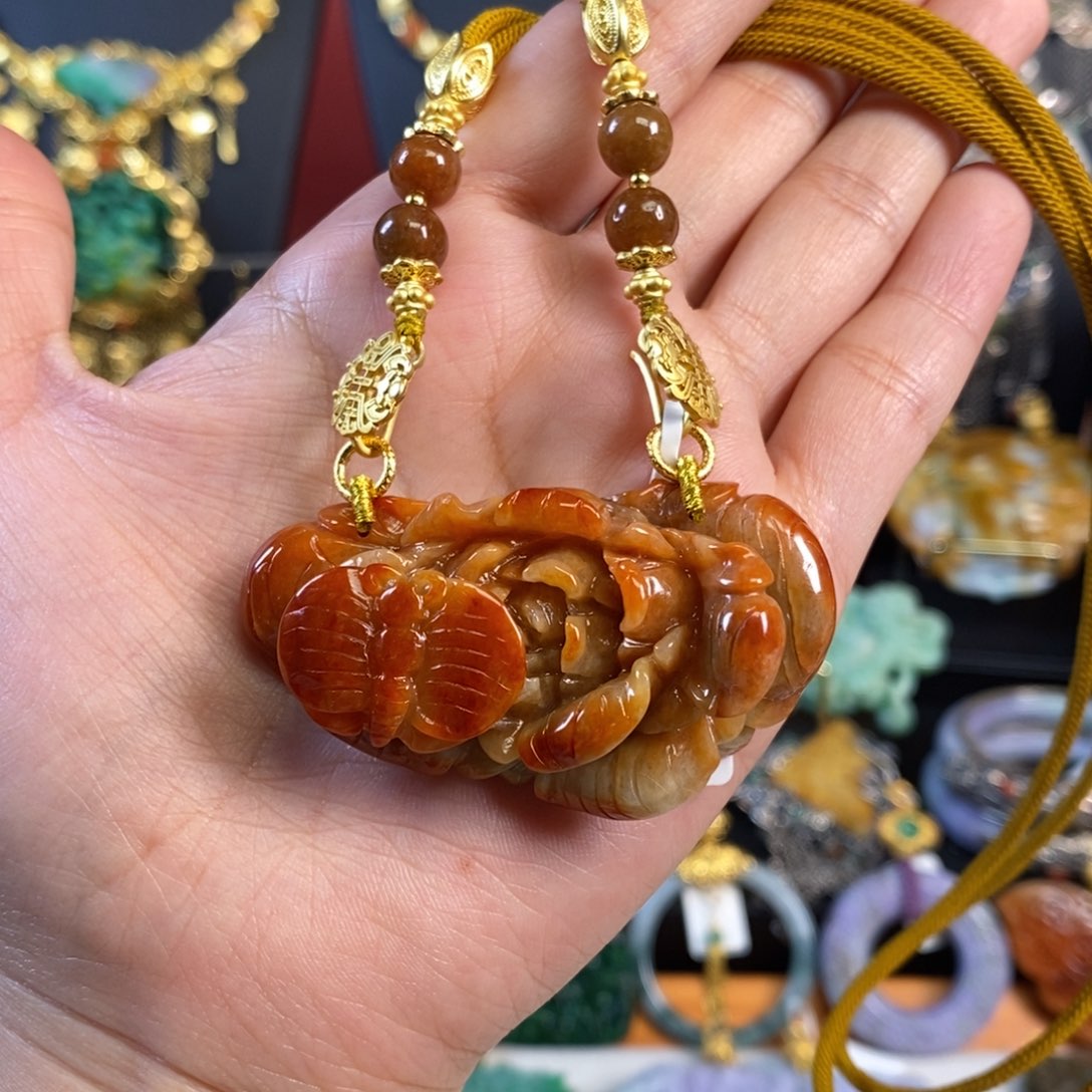 翡翠颈饰未镶嵌蝶恋花吊坠 炸价