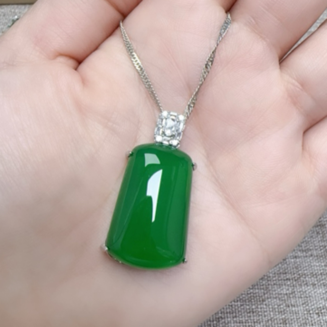 桐掌柜珠宝新款简约无事牌天然玉石（裸石卡28mm）