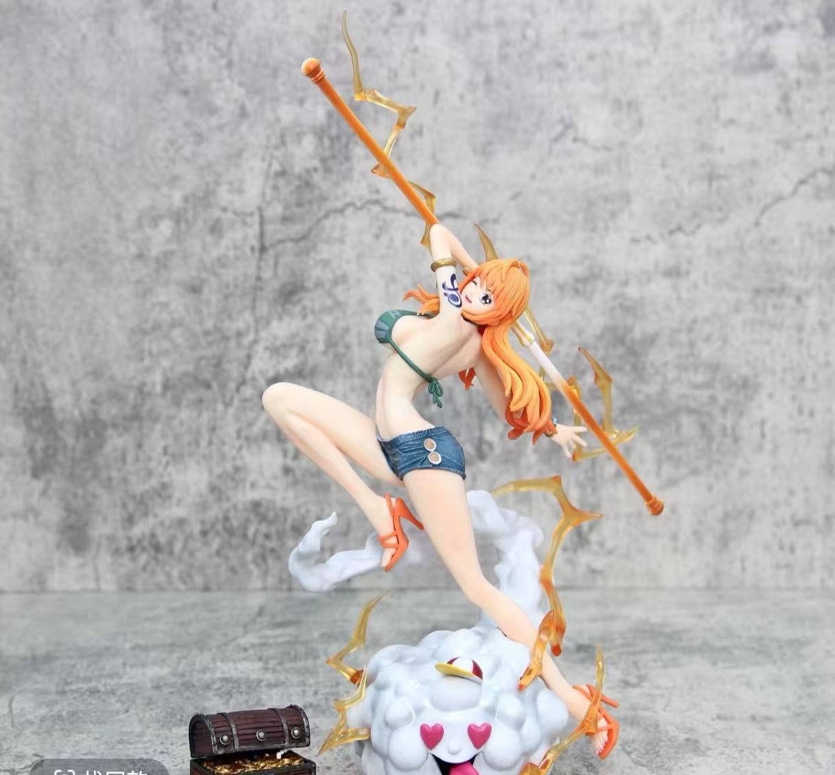 海贼王手办 IU娜美短裤动漫手办摆件