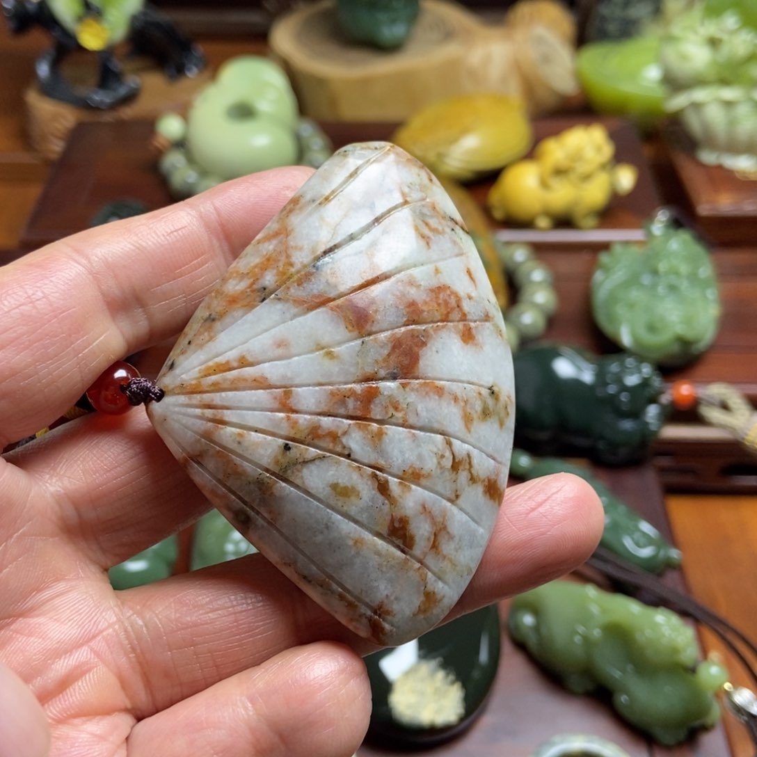 蛇纹石玉把件未镶嵌