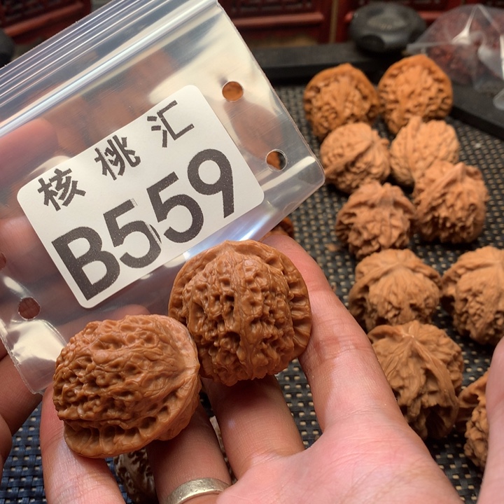 吊坠文玩核桃血麒麟