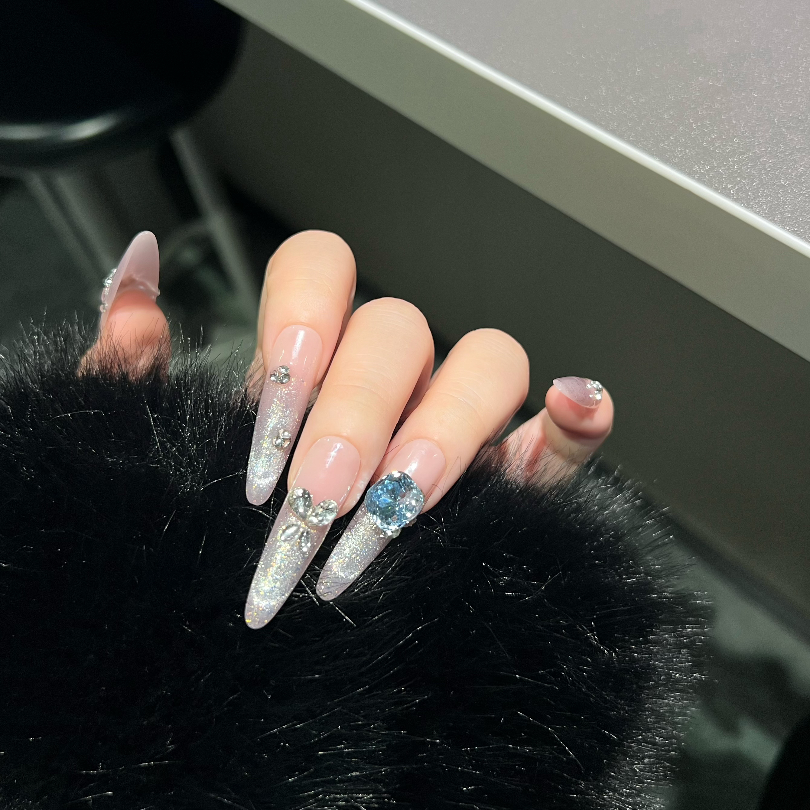 【碎金蔷薇】纯手工爆闪法式轻奢长尖细狗猫眼显白高级穿戴甲