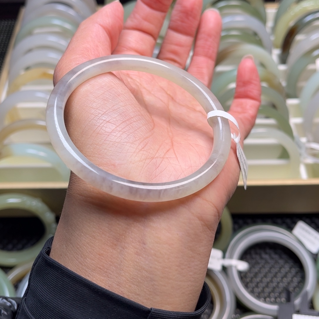 和田玉未镶嵌手镯59.5圈