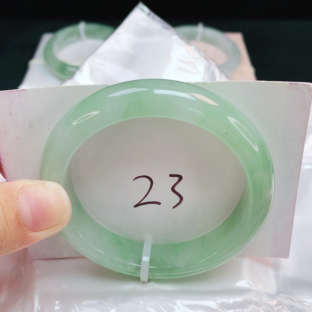 翡翠未镶嵌手镯正圈53.5