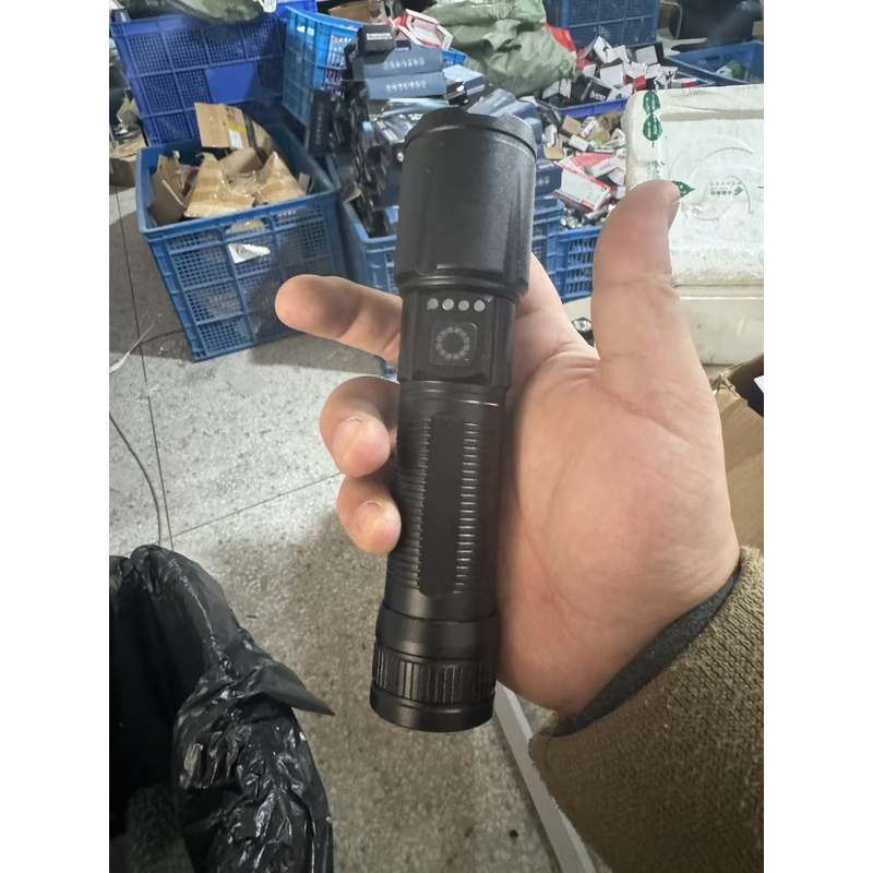 【微瑕一组电池】ds4【四光源】随身携带巴掌大四颗灯珠强光手电筒