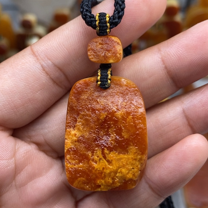 【闪购商品】琥珀颈饰未镶嵌