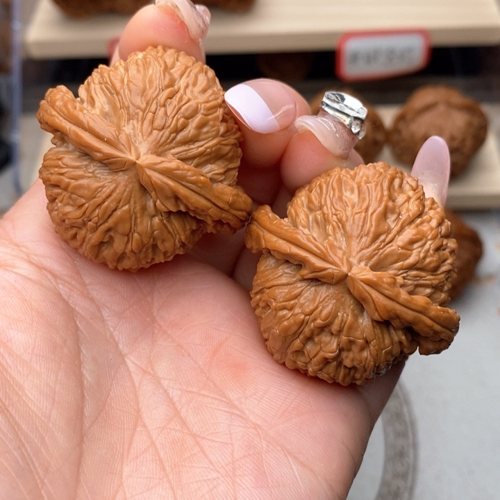 核桃把件白狮子核桃