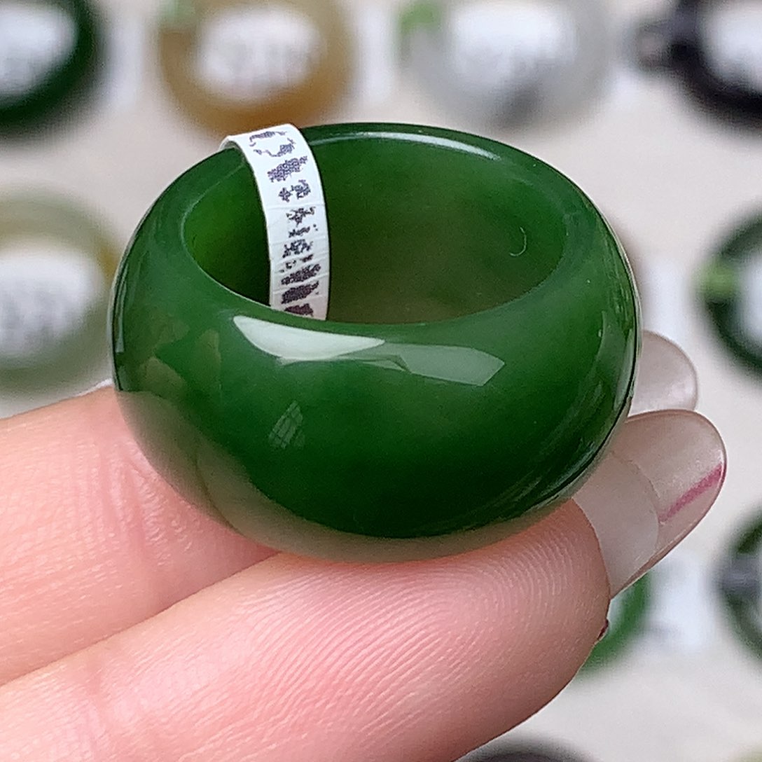 未镶嵌戒指和田玉