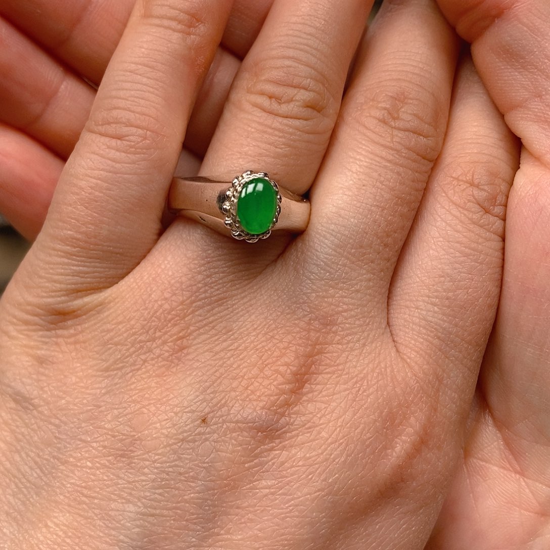 翡翠戒指未镶嵌金*程翡翠蛋面