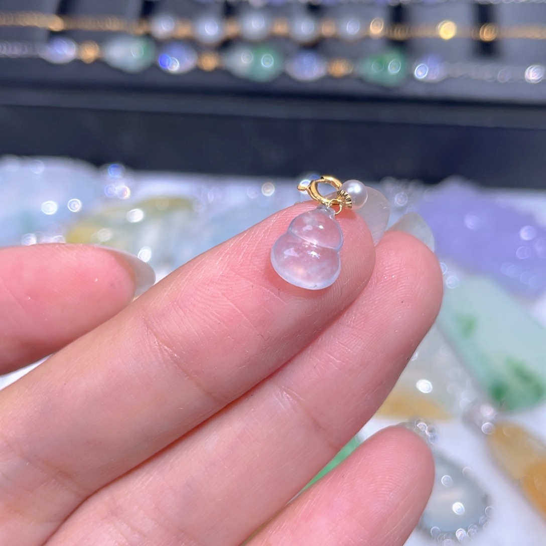 颈饰18K金镶嵌翡翠翡翠