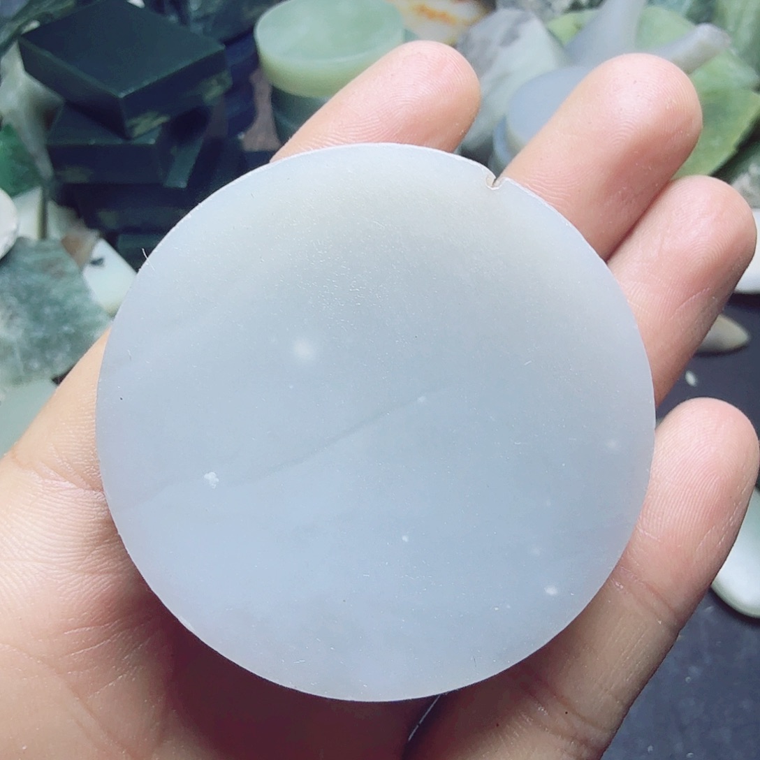 和田玉（糖玉）未镶嵌挂件中**岁