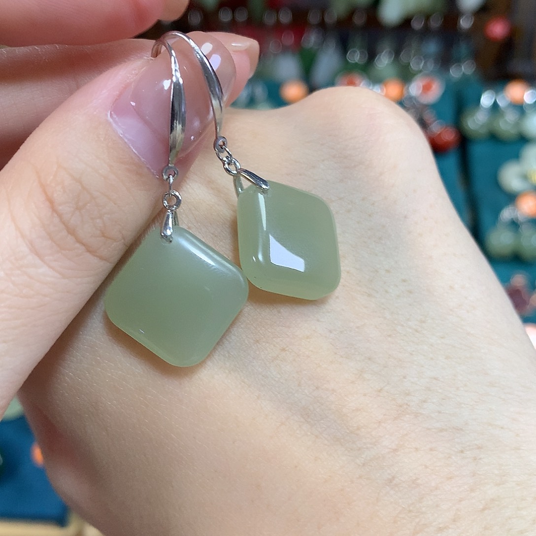 和田玉银S925镶嵌耳饰卡15左右