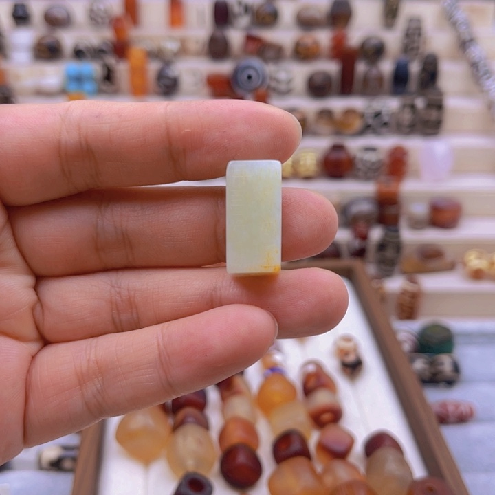 合金颈饰玛瑙/玉髓