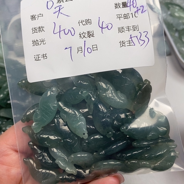 翡翠未镶嵌颈饰天*。天然翡翠