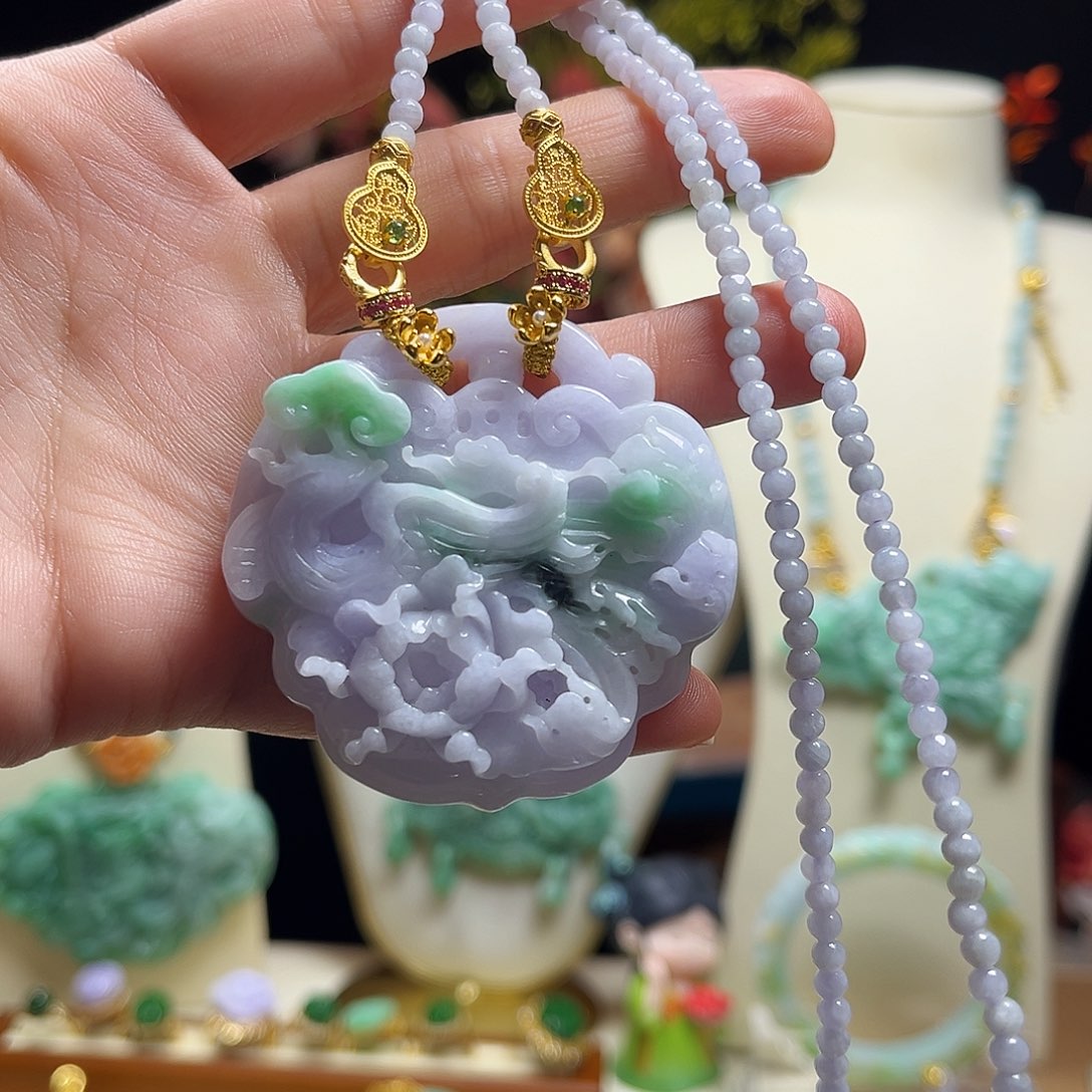 翡翠颈饰未镶嵌天然翡翠