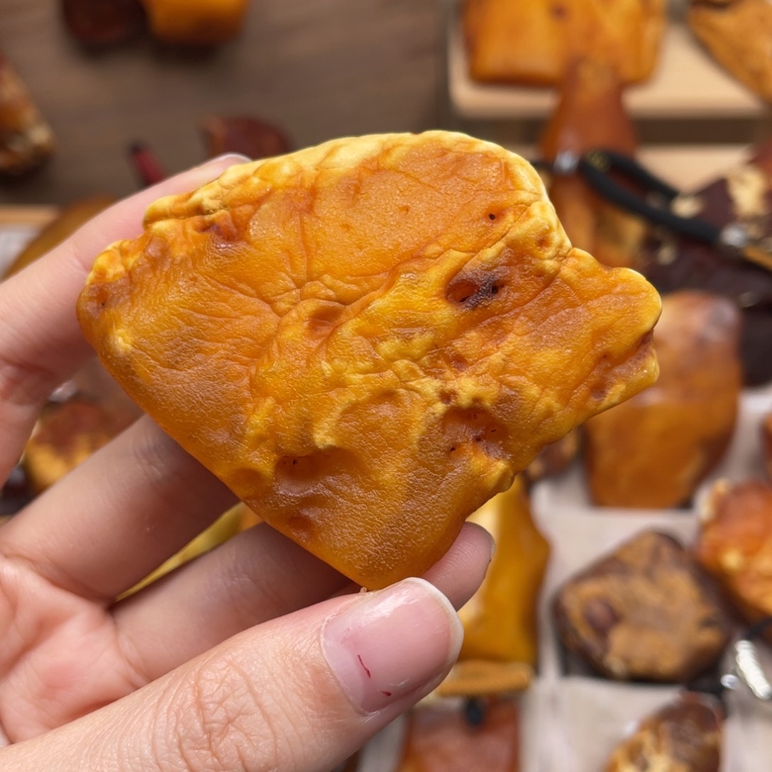 琥珀未镶嵌珠宝奇石